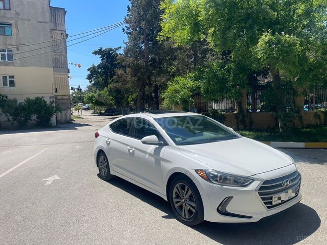 Hyundai Elantra-4