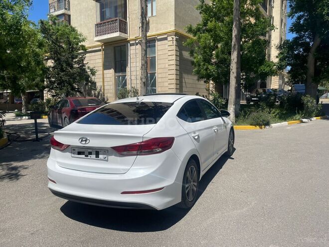 Hyundai Elantra-7