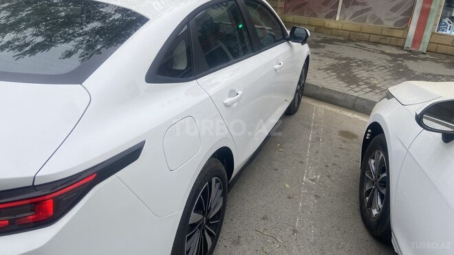Changan Qiyuan A05-4