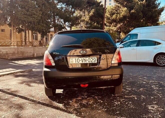 Kia Rio-2