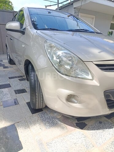 Hyundai i20-4