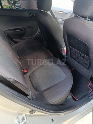 Hyundai i20-10