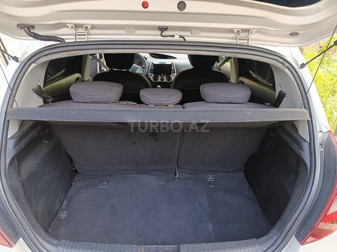 Hyundai i20-11