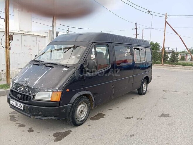 Ford Transit-1