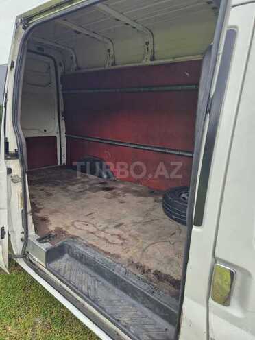 Ford Transit-3