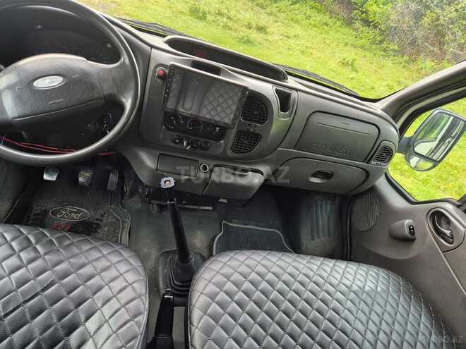 Ford Transit-8