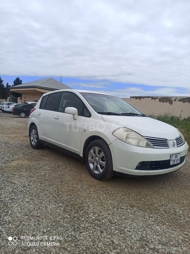 Nissan Tiida-7