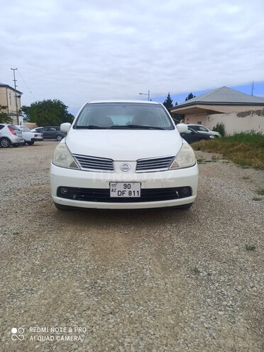 Nissan Tiida-1
