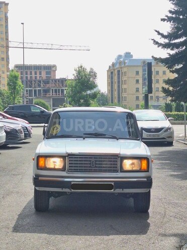 LADA (VAZ) 2107-1