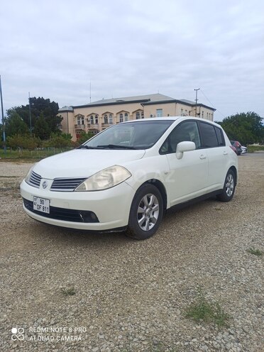 Nissan Tiida-6