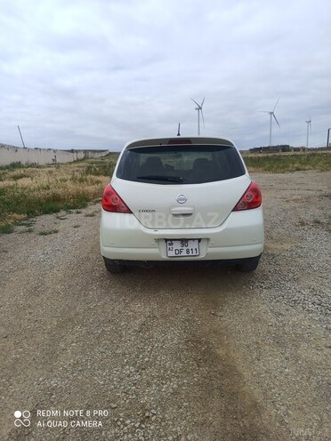 Nissan Tiida-5