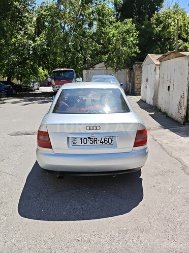 Audi A4-2