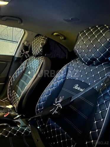 Hyundai Accent-5