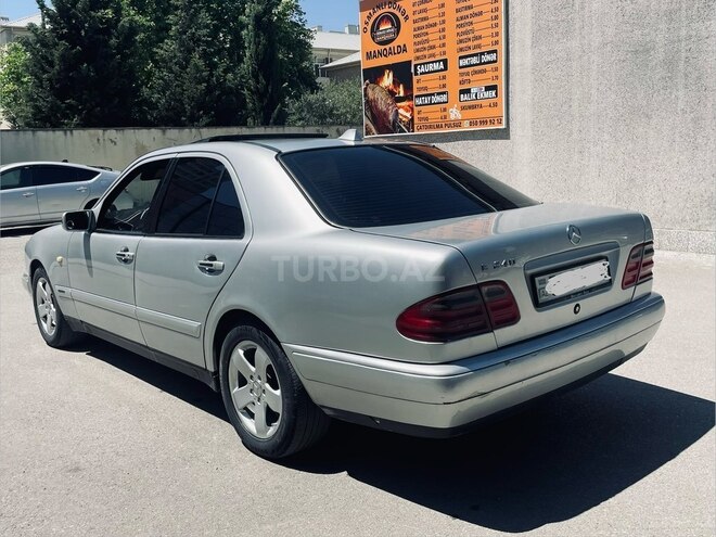 Mercedes E 240-14