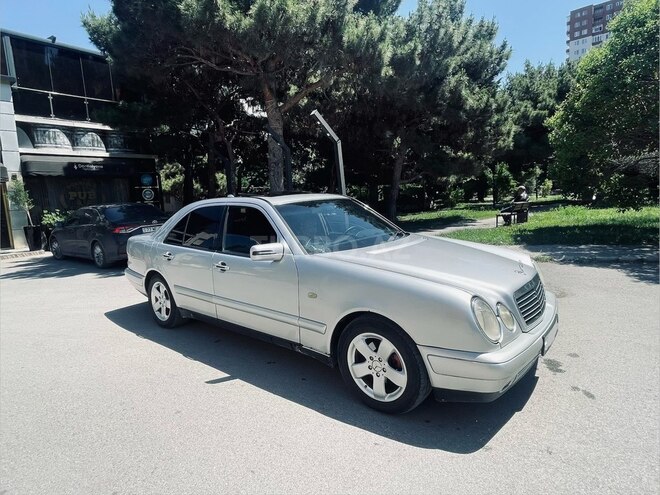 Mercedes E 240-7