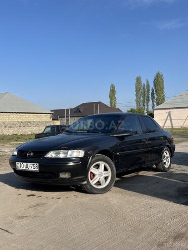 Opel Vectra-4