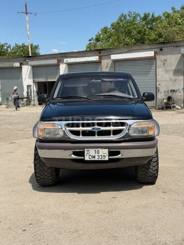 Ford Explorer-3