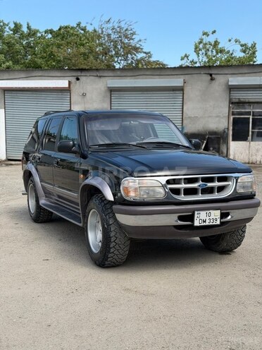 Ford Explorer-5