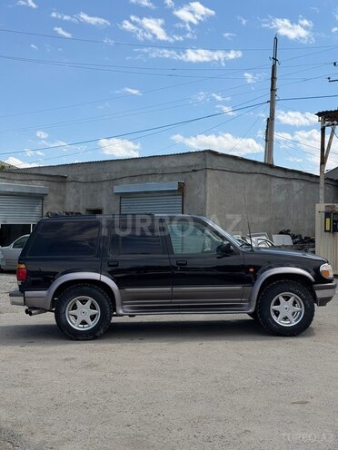 Ford Explorer-6