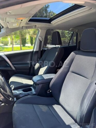 Toyota RAV4-9