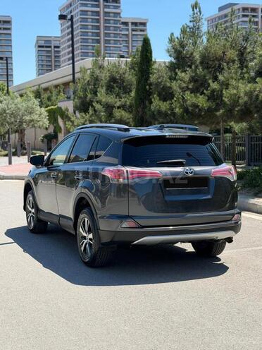 Toyota RAV4-6