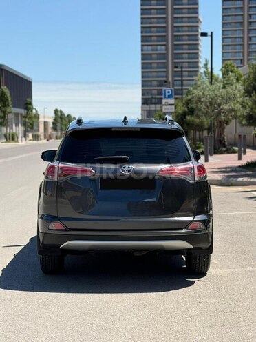 Toyota RAV4-4