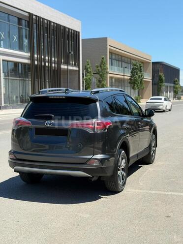 Toyota RAV4-5