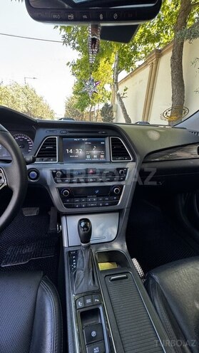 Hyundai Sonata-8