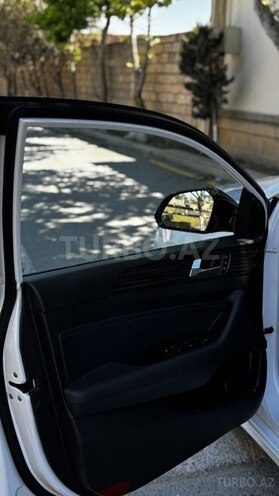 Hyundai Sonata-6