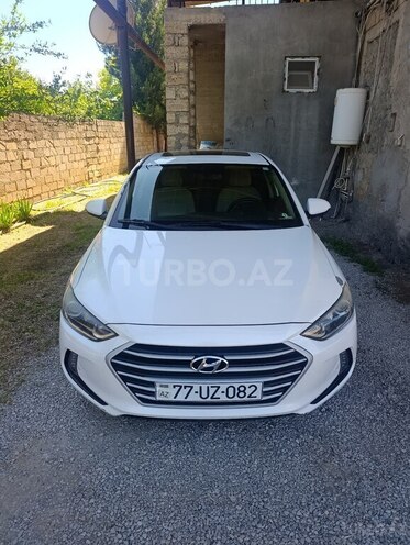 Hyundai Elantra-2