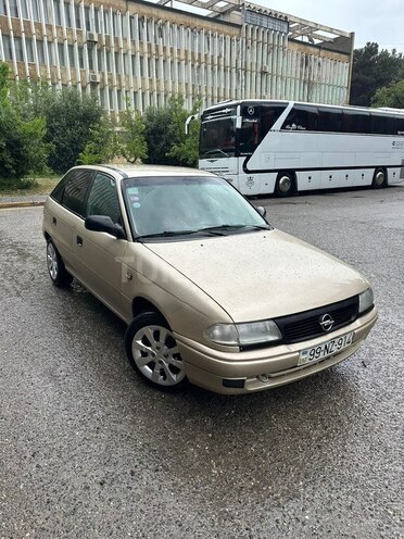 Opel Astra-2