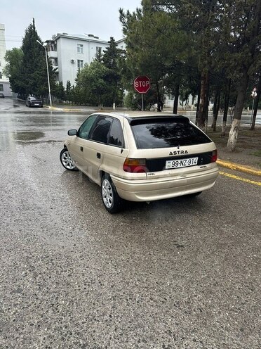 Opel Astra-4