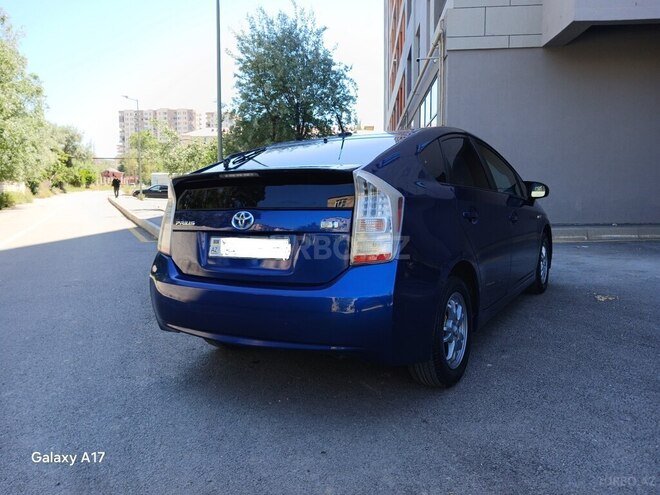 Toyota Prius-3
