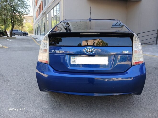 Toyota Prius-5