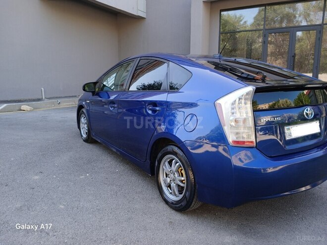 Toyota Prius-4
