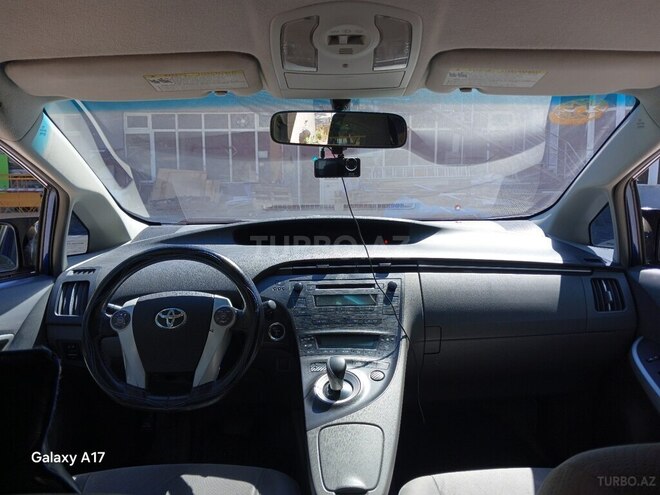 Toyota Prius-7