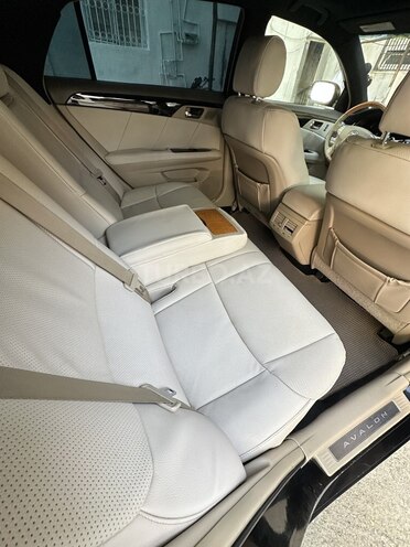 Toyota Avalon-8