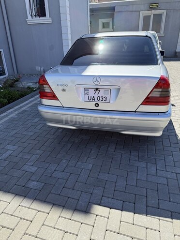 Mercedes C 200-2