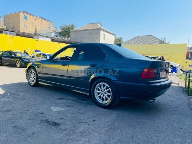 BMW 318-3