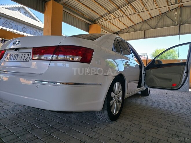 Hyundai Sonata-11