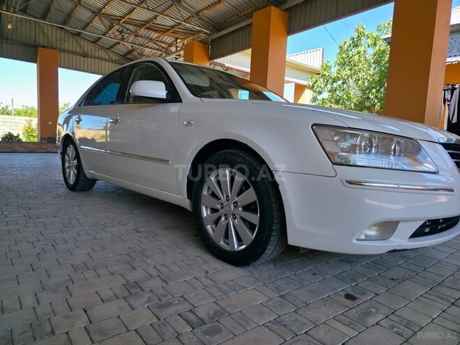 Hyundai Sonata-16