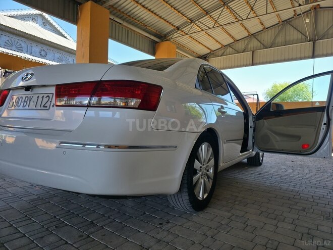Hyundai Sonata-15