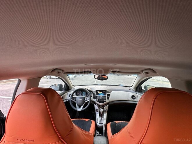 Chevrolet Cruze-12