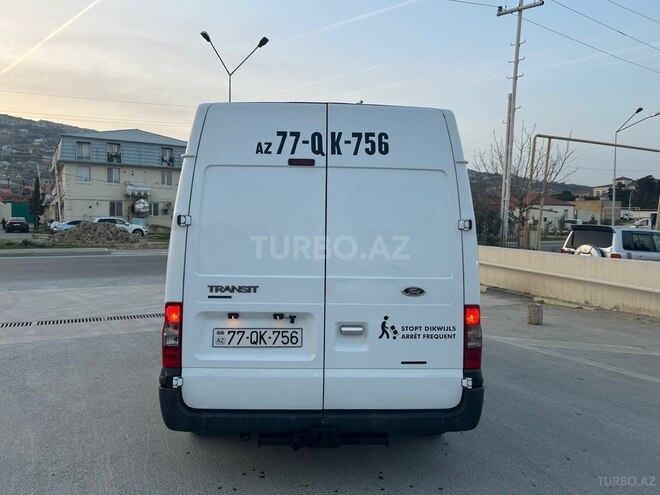 Ford Transit-11