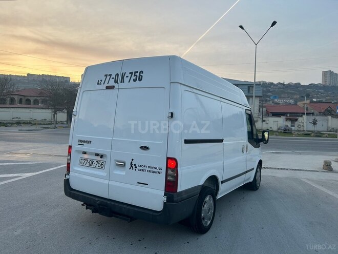 Ford Transit-9