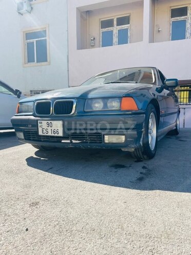 BMW 318-1