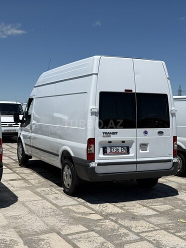 Ford Transit-3