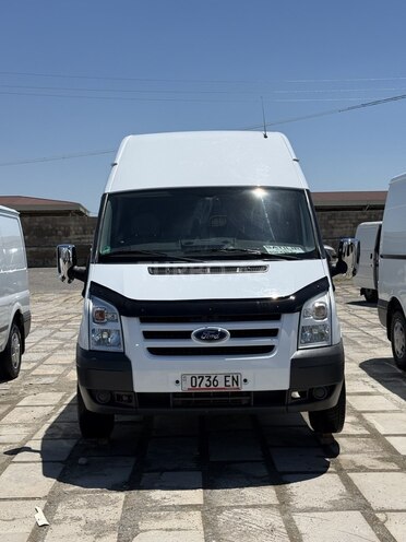 Ford Transit-5