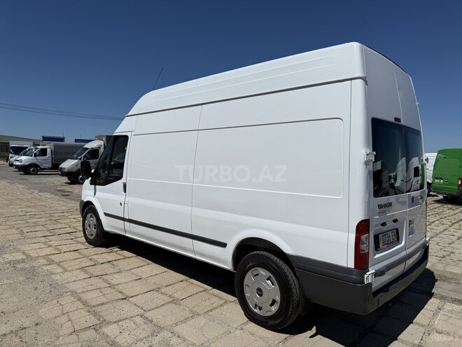 Ford Transit-21