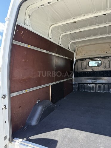 Ford Transit-12